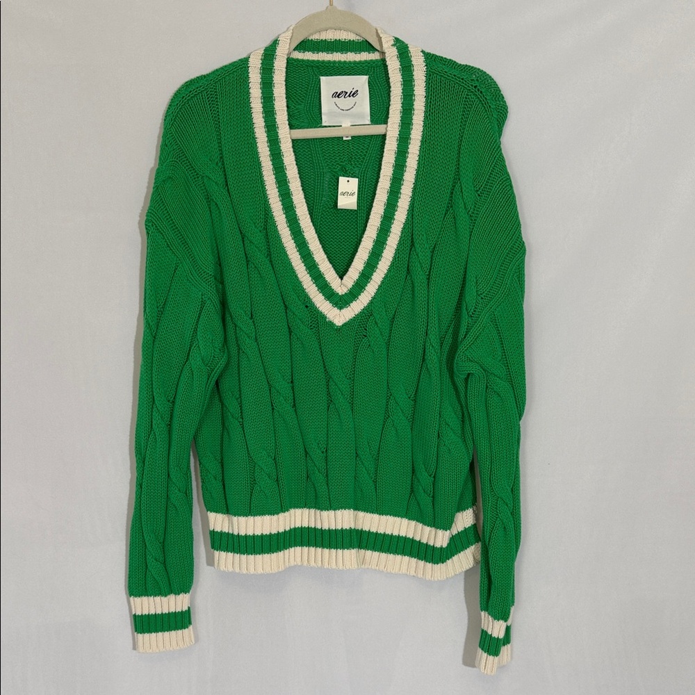 NWT Aerie Sweater Size M Green And Ivory Cable Knit